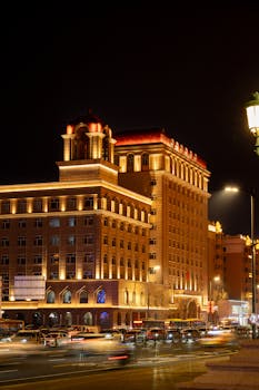 胸怀国之大者，站稳人民立场，树牢正确政绩观。