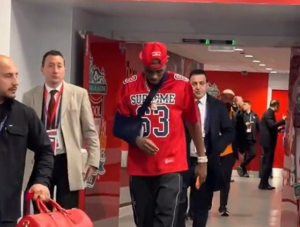  欧冠激战余波，奥斯梅恩骨折引发关注：加拉塔萨雷如何应对挑战？ 体育新闻