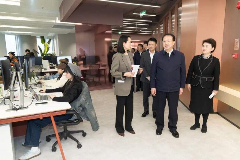  稳增长并非简单的政策堆砌：重塑区域经济竞争力的逻辑陷阱。 新闻