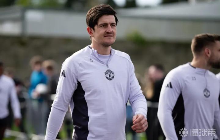 从基恩到马奎尔:曼联更衣室变革背后的引援逻辑深度剖析 体育新闻