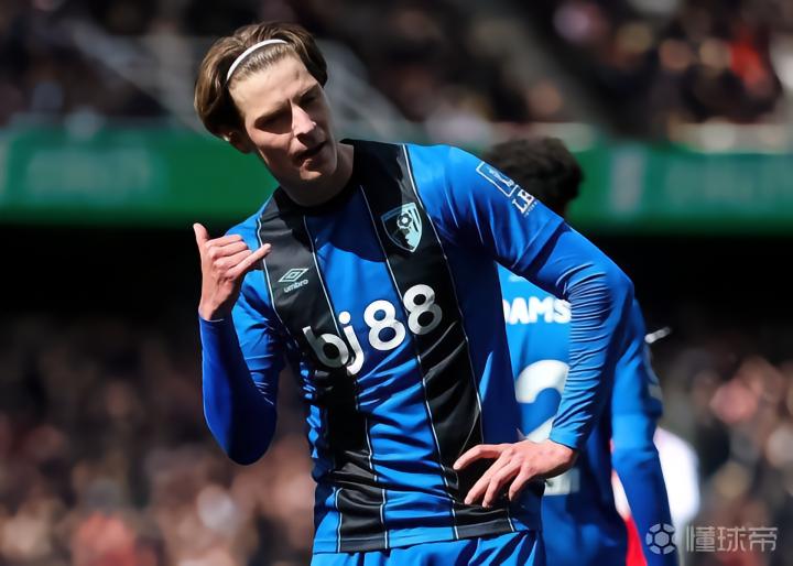 从基恩到马奎尔:曼联更衣室变革背后的引援逻辑深度剖析 体育新闻