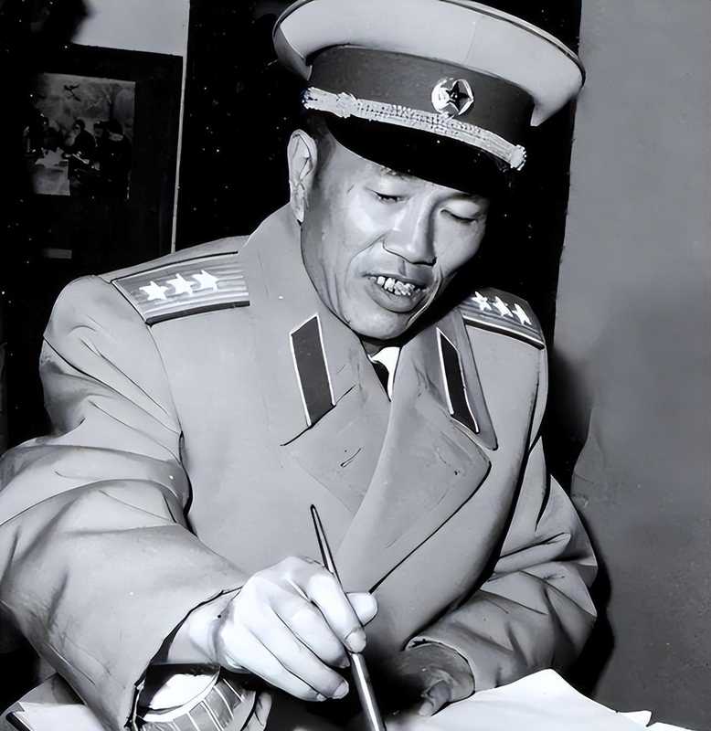 从数据精算到战场统治:邓华如何用“管家思维”打赢现代战争 新闻