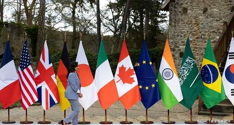 马克龙的中国梦碎了：那个想当"第三者"的法国男人，终究还是低了头