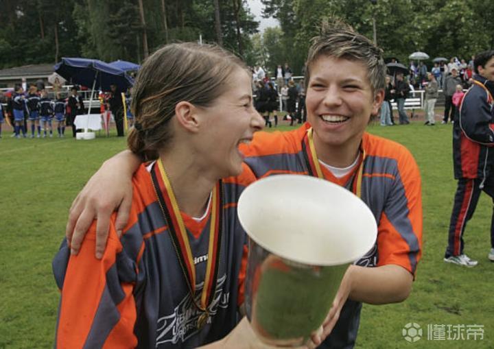  【德甲深度】从更衣室到教练席：埃塔的战术逻辑与执教方法论 体育新闻