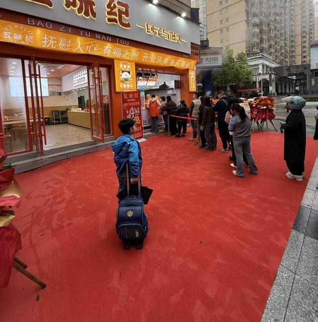  从殡葬专业到日营业额过万：一位98年创业者的理性破局方法论 新闻