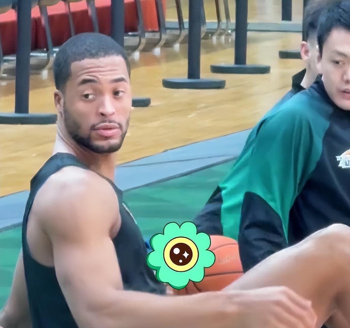  辽篮新援首秀数据解析：莱迪12分钟高效输出背后的技术细节与真实战力评估 体育新闻