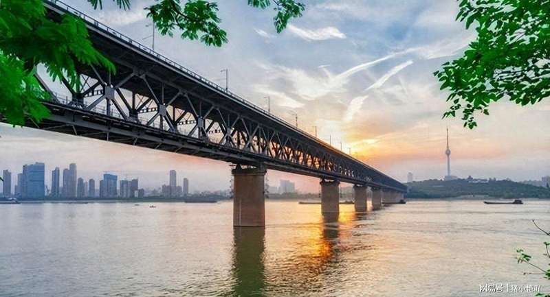 三座跨越时空的钢铁丰碑:解码毛主席时代桥梁工程的极限质量哲学 新闻 三座跨越时空的钢铁丰碑:解码毛主席时代桥梁工程的极限质量哲学 新闻