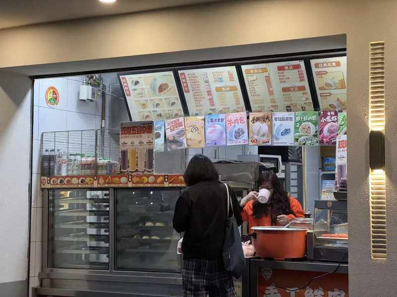 巴比食品投资东鹏饮料的底层逻辑:公允价值变动如何撬动利润波动 股票财经